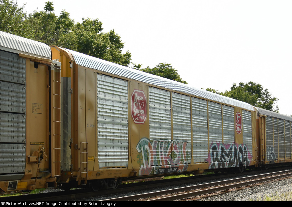 696159